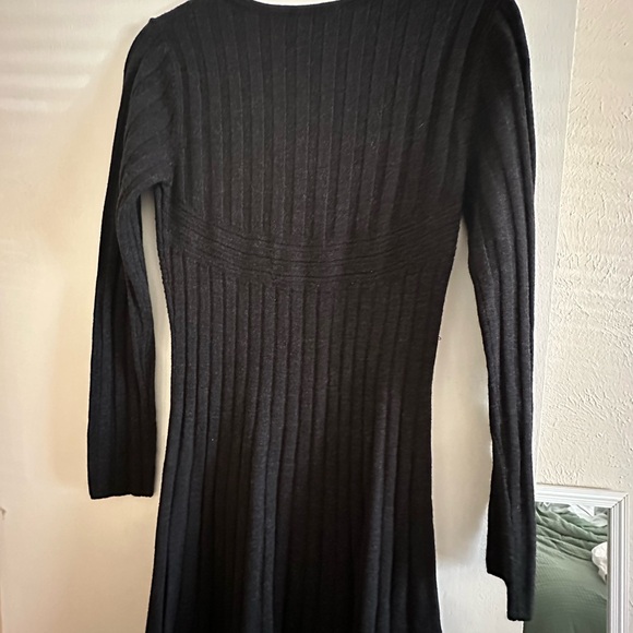 100% Merino Wool Knit Dress - Picture 3 of 3